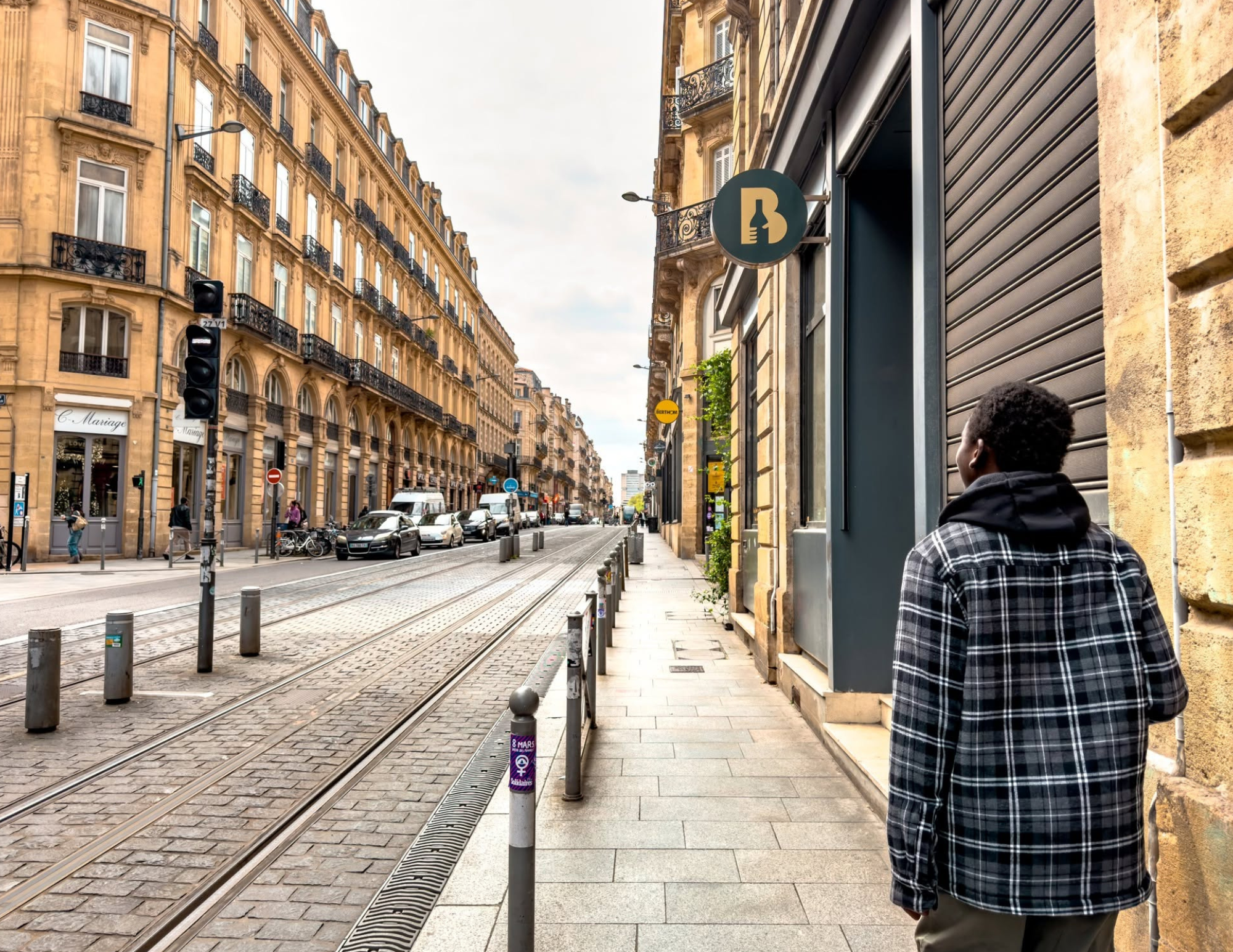 Bordeaux Travel Guide.png